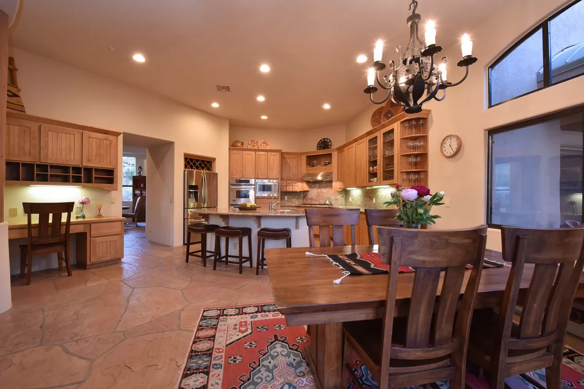 Troon Ridge Estate Breakfast Table