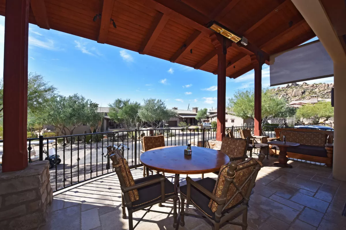 Rocks Club Dining Patio