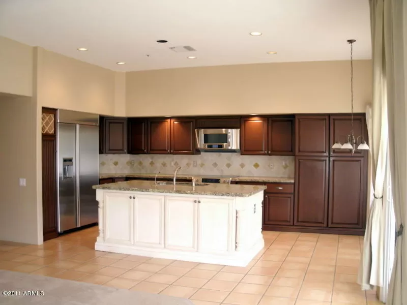 Pinnacle Peak Vistas